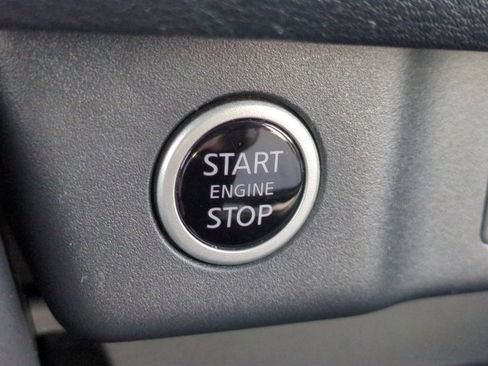 Used 2023 Nissan Rogue SV image 27