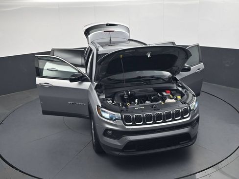 Used 2023 Jeep Compass Latitude w/ Sun and Sound Group AWD/4WD image 41