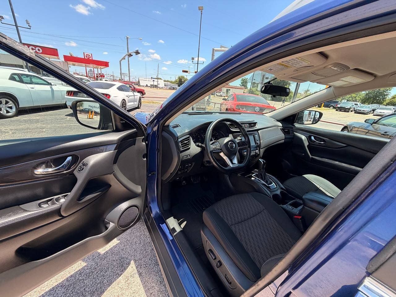 Used 2018 Nissan Rogue SV AWD/4WD image 10