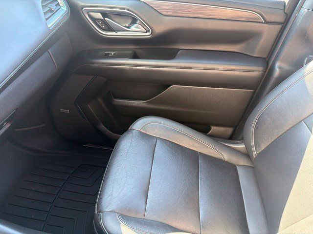 Used 2021 Chevrolet Suburban LT AWD/4WD image 33