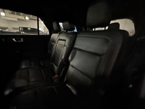 Used 2020 Ford Explorer XLT w/ Equipment Group 202A AWD/4WD image 22