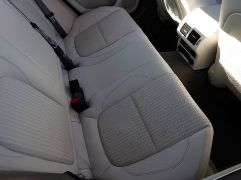 Used 2017 Jaguar XF Prestige image 12