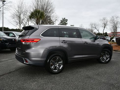 Used 2017 Toyota Highlander Limited Platinum image 6