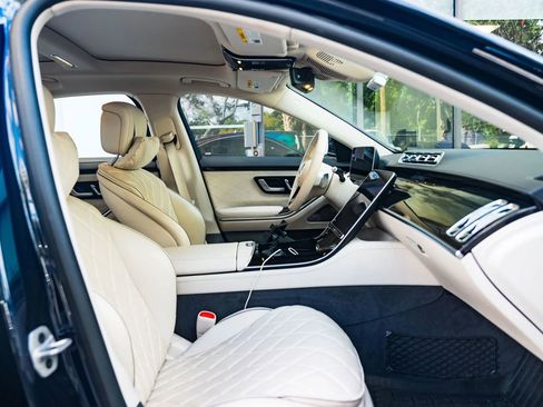 Used 2023 Mercedes-Benz S 580 4MATIC Sedan image 22