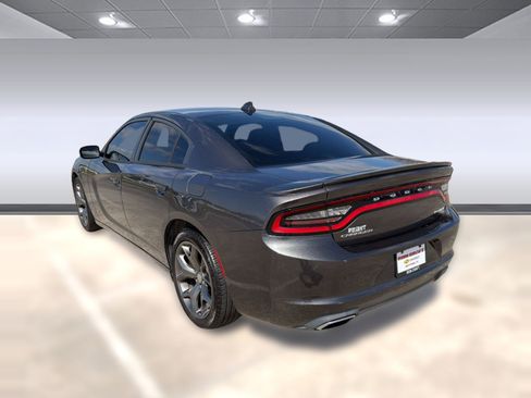 Used 2015 Dodge Charger SXT image 3