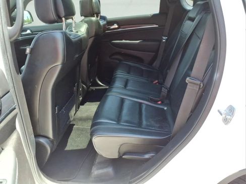 Used 2020 Jeep Grand Cherokee Overland AWD/4WD image 12