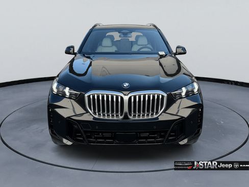Used 2024 BMW X5 sDrive40i w/ M Sport Package RWD image 2