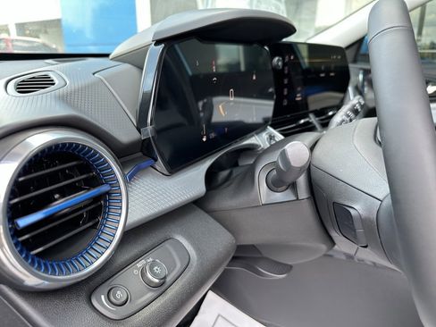 New 2025 Chevrolet Trax LT w/ Driver Confidence Package image 19