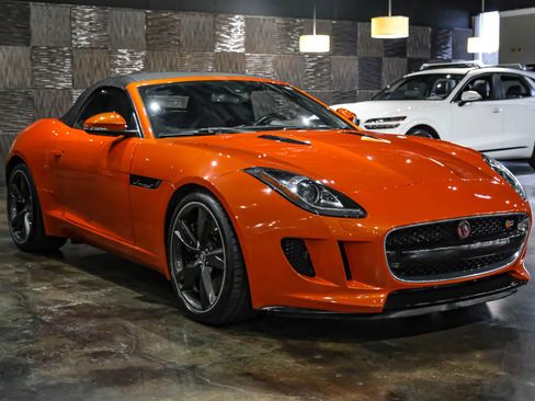 Used 2014 Jaguar F-TYPE S RWD image 5