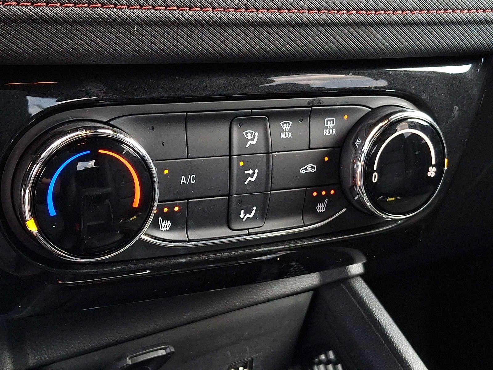 Used 2025 Chevrolet TrailBlazer RS FWD image 13