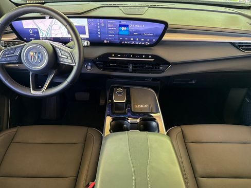 Used 2025 Buick Enclave Preferred FWD image 17