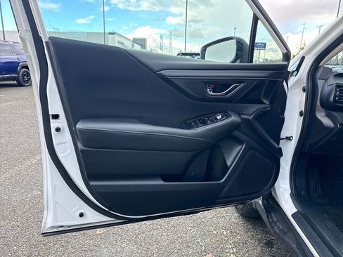 Used 2022 Subaru Outback Premium image 15