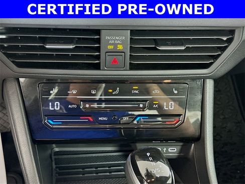 Used 2025 Volkswagen Jetta SE image 15