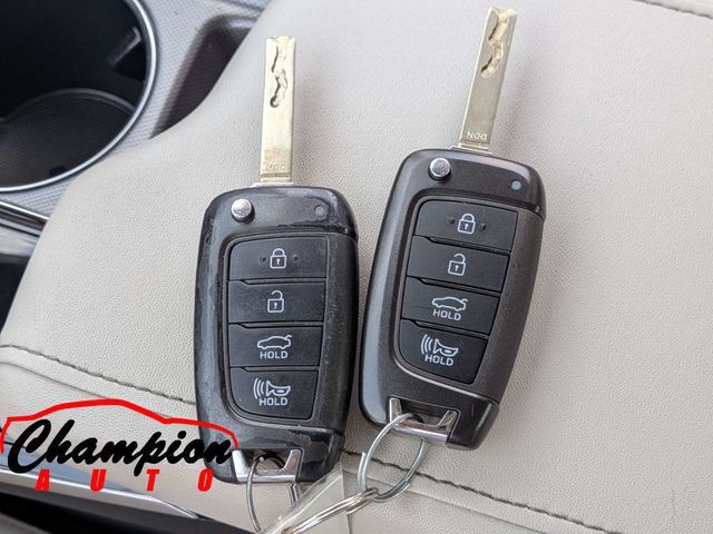 Used 2023 Hyundai Sonata SE FWD image 28