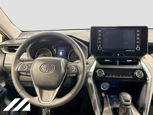 Used 2021 Toyota Venza LE w/ Carpet Mat Package (TMS) AWD/4WD image 22