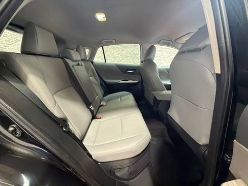Used 2024 Toyota Venza XLE AWD/4WD image 12