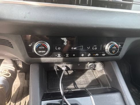 Used 2022 Mitsubishi Outlander SE AWD/4WD image 32