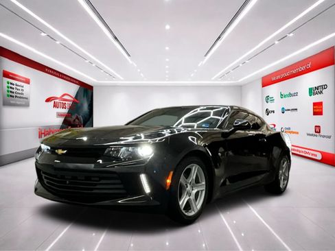 Used 2018 Chevrolet Camaro LS RWD image 3