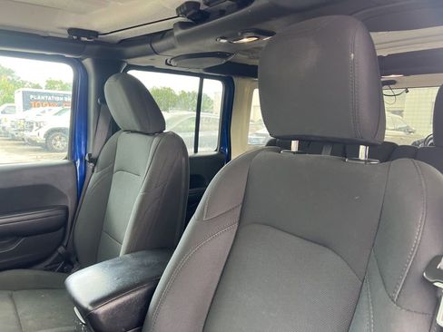 Used 2018 Jeep Wrangler Unlimited Sport AWD/4WD image 10