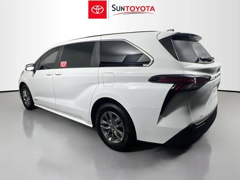 Used 2021 Toyota Sienna LE FWD image 6
