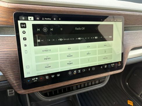 Used 2023 Rivian R1S Adventure image 29