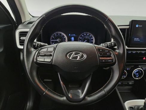 Used 2022 Hyundai Venue Limited FWD image 12