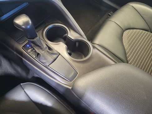 Used 2021 Toyota Camry SE image 26