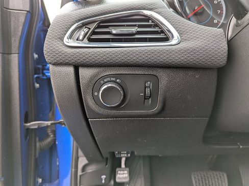 Used 2018 Chevrolet Cruze LT FWD image 14