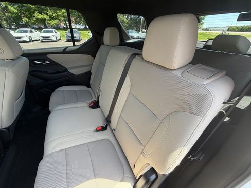 Used 2022 Chevrolet Traverse LS AWD/4WD image 8