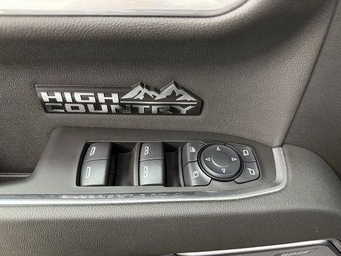 Used 2025 Chevrolet Silverado 1500 High Country w/ Technology Package image 14