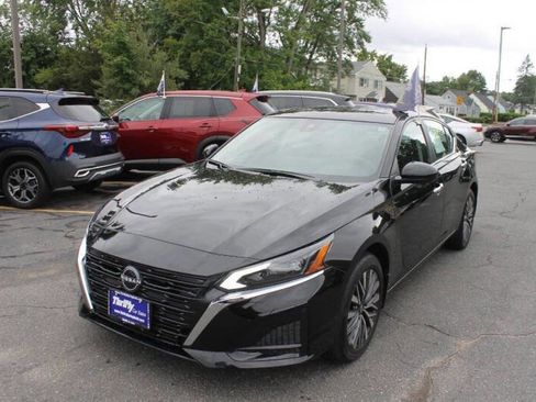 Used 2023 Nissan Altima 2.5 SV w/ SV Premium Package image 7