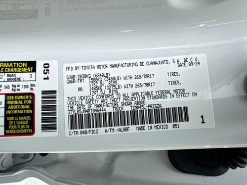 Used 2024 Toyota Tacoma TRD Off-Road AWD/4WD image 87