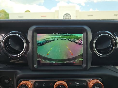 Used 2021 Jeep Wrangler Unlimited Sahara AWD/4WD image 27