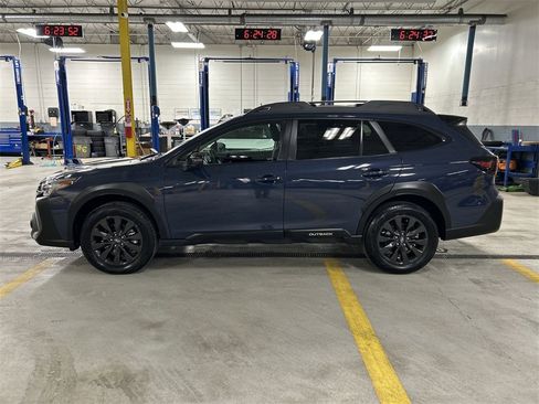 Certified 2023 Subaru Outback Onyx Edition XT image 5