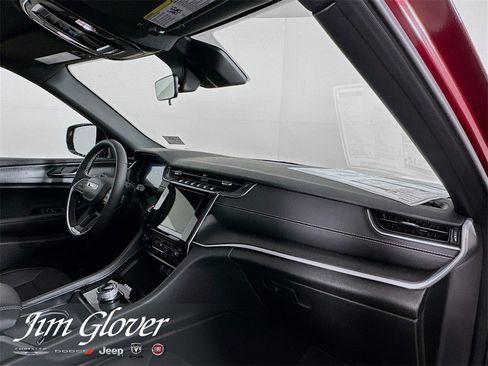 New 2025 Jeep Grand Cherokee L Altitude image 20