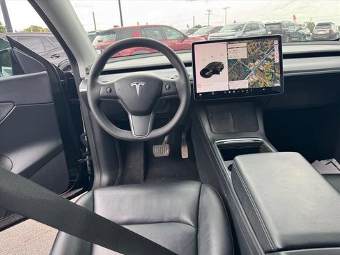 Used 2021 Tesla Model Y Long Range AWD/4WD image 14