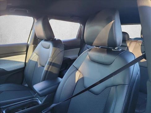 Used 2025 Jeep Compass Latitude image 13