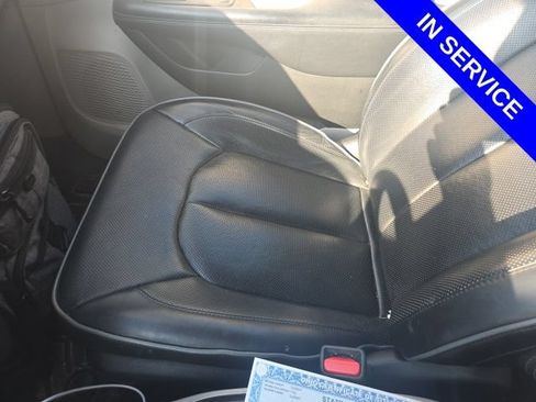 Used 2018 Chrysler Pacifica Limited FWD image 8