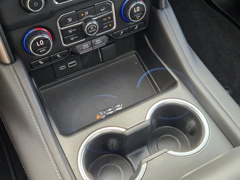 Used 2023 Chevrolet Tahoe Z71 w/ Luxury Package image 22