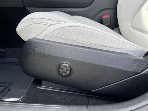 New 2026 Mercedes-Benz GLC 300 4MATIC image 12