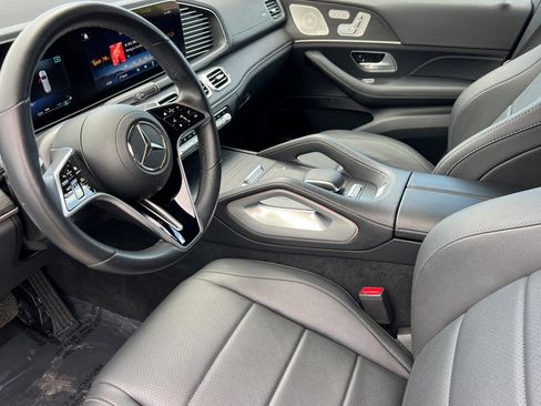 Used 2025 Mercedes-Benz GLS 450 4MATIC image 13