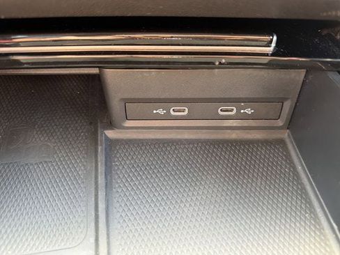 Used 2024 Volkswagen Atlas SE FWD image 32