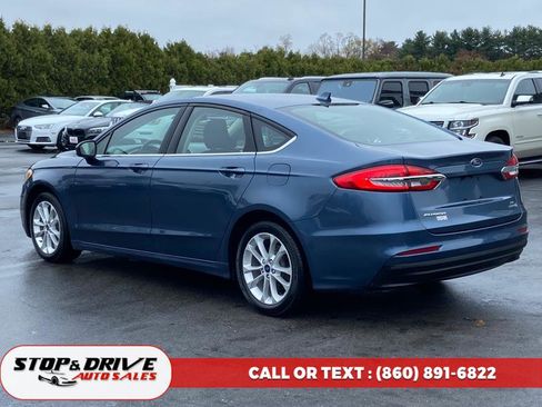 Used 2019 Ford Fusion SE image 3