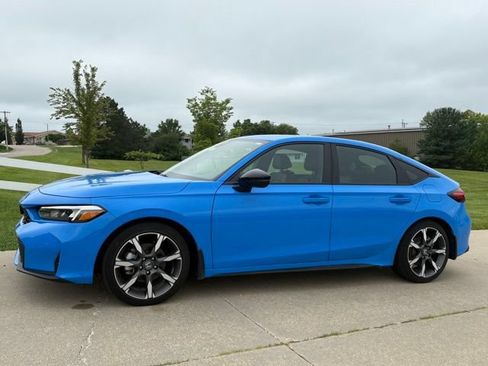 Used 2025 Honda Civic Sport Touring image 1