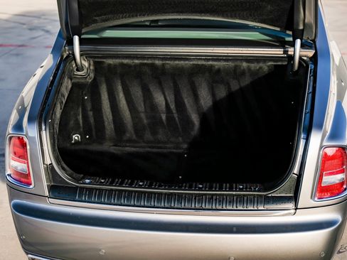 Used 2014 Rolls-Royce Phantom Sedan image 94