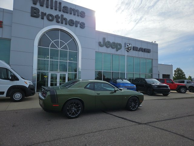 Certified 2022 Dodge Challenger R/T Scat Pack w/ Shaker Package RWD image 9
