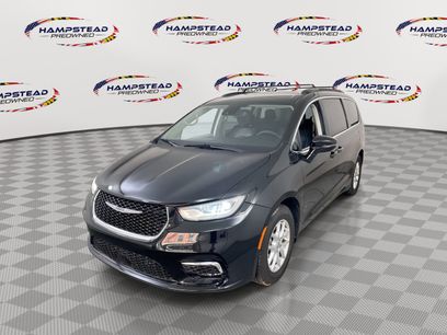 Used 2022 Chrysler Pacifica Touring-L w/ Uconnect Theater Family Group