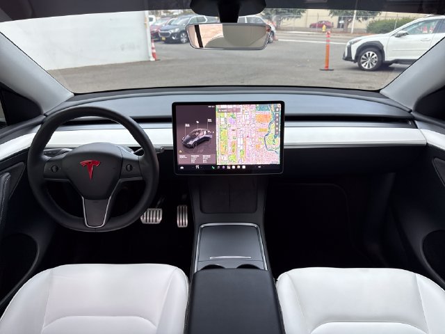 Used 2024 Tesla Model Y Performance AWD/4WD image 11