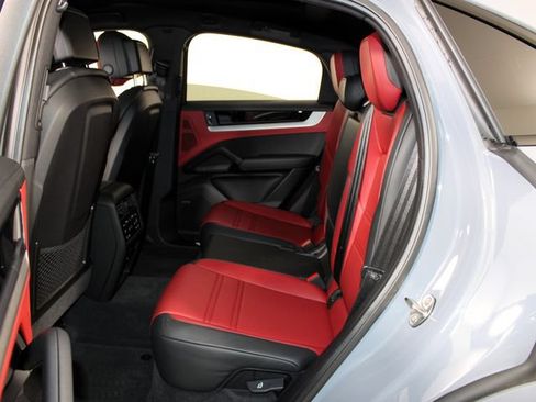 Certified 2026 Porsche Cayenne S AWD/4WD image 23