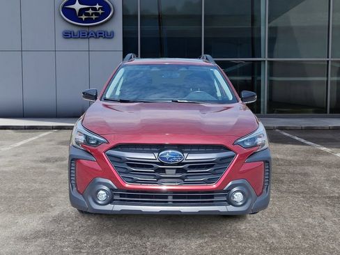 Used 2024 Subaru Outback Premium AWD/4WD image 3